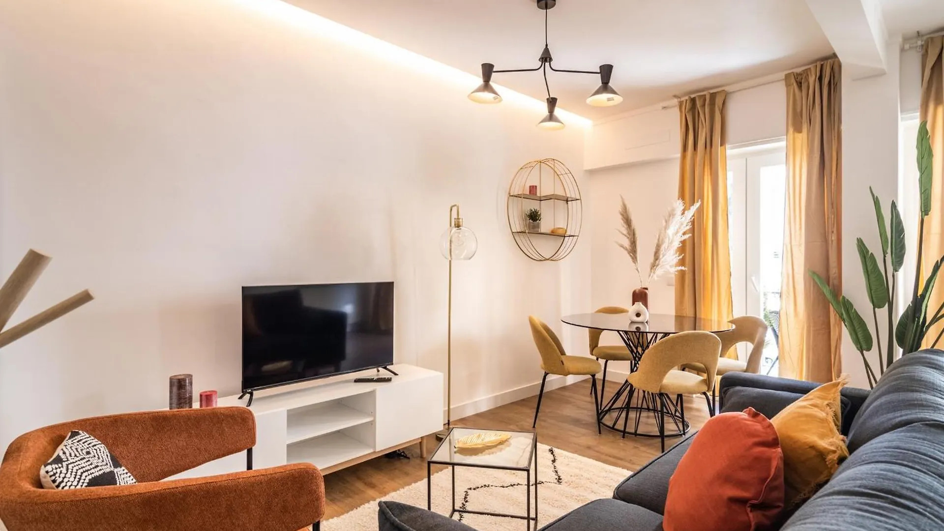 Akicity Campolide Amber Lisboa